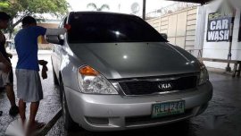 Kia Carnival 2013 Silver MT For Sale