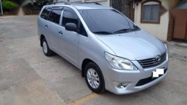 2012 toyota Innova E MT Silver For Sale