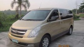 Hyundai Starex VGT 2009 AT Golden For Sale