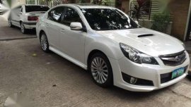 Subaru Legacy 2010 White MT For Sale