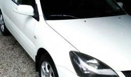 Mitsubishi lancer glx 2010