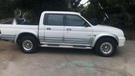 Mitsubishi Endeavor L200 White 2001 MT 