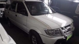 Isuzu Crosswind XL 2010 MT White For Sale