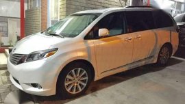 New 2017 Toyota Sienna Limited AT White 