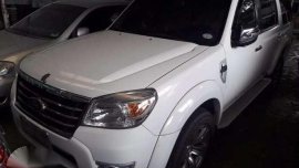 Fresh Ford Everest 2011 MT White For Sale