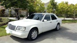 1993 Mercedes-Benz E220 lowest in the market plus 17s lorinser D93 mag
