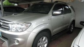 2011 toyota fortuner v diesel 4x4 like montero