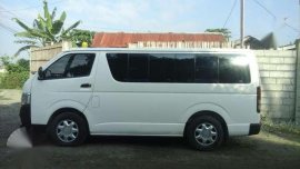 Toyota hiace commuter