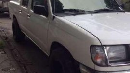 Nissan Frontier 2000 4x2 AT White For Sale