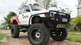 Toyota hilux ln106 turbo not vx landcruiser prado strada dmax fortuner