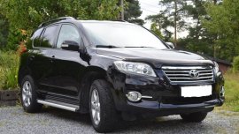 FOR SALE: Toyota RAV4 2011