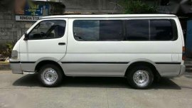 Toyata Hi Ace GL 2000 MT White Van For Sale