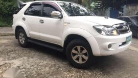 Toyota Fortuner G Gas 2005 White For Sale