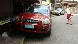 Hyandai Tucson CRDi 2005 AT 4x4 Red For Sale