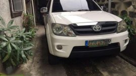 Toyota Fortuner 2007 G AT White SUV For Sale