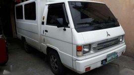 2011 mitsubishi L300 fb dual aircon