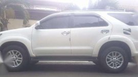 late 2013 Toyota Fortuner G Manual Pearl White Mint Condition 2014