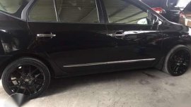 VERY FRESH Kia Carens CRDI 2010 FOR SALE
