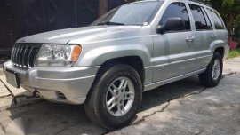 SUV Jeep Cherokee Laredo
