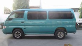 2010 nissan urvan shuttle