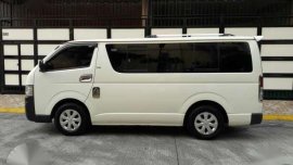 2010 toyota hiace commuter 2011. 2012