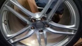 R8 Audi Orig Mags and Tire