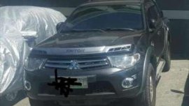 Mitsubishi Strada GLX V AT 2012 FOR SALE