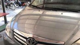 Toyota Innova V AT Silver Silver SUV For Sale