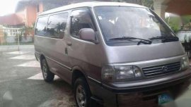 Toyota Hi Ace Super Custom Van 3.0 MT Silver 