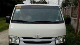 Toyota Hiace Commuter 2015 MT White For Sale