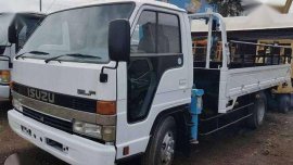 Isuzu Elf 4HG1 with 2.5T boom