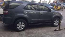 Toyota fortuner V 4x4 matic good as new for sale 