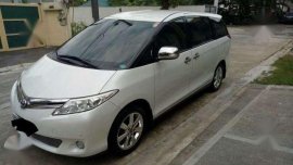 2010 Toyota Previa. 2.4 L Full Option.