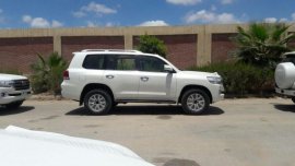 2017 Toyota Land Cruiser Automatic Diesel well maintained