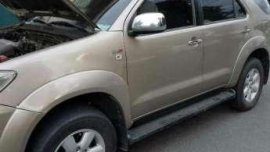 2011 Toyota Fortuner 2.5g 4x2 Diesel for sale 