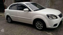 Kia rio 2012 1.4 Gas MT White Sedan For Sale