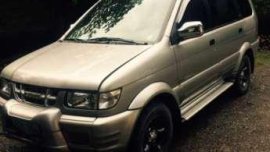 2003 isuzu highlander crosswind xuvi vs innova adventure sportivo