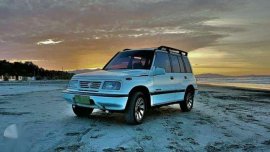 Suzuki Vitara SUV white for sale 