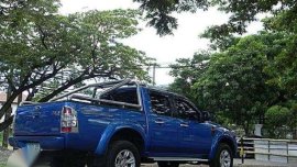 2011 Ford Ranger Trekker XLT AT vs toyota hilux strada dmax