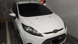 Ford Fiesta 2012 AT top of the line for sale 