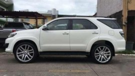 Toyota Fortuner 2012 AT White SUV For Sale