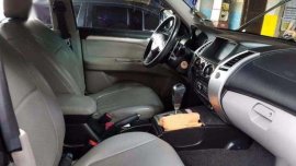 2012 Mitsubishi Montero GLS V