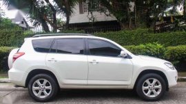 Toyota RAV4 2010 Loaded 4WD rush sale