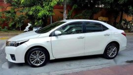 Toyota Altis 2014 1.6V sedan white for sale 