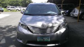 TOYOTA sienna