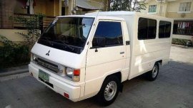 2011 Mitsubishi L300 FB deluxe