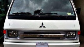  Mitsubishi 2017 L300 FB Deluxe Dual AC
