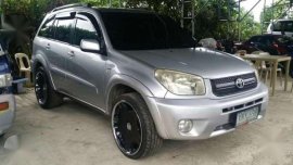 2004 toyota rav4