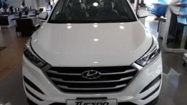 Hyundai Tucson 2.0 with free 10 inch monitor keyless back up sensor