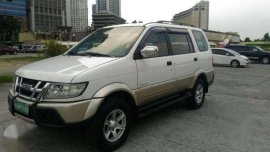 2012 Isuzu Crosswind Xuv Automatic vs 2011 2013